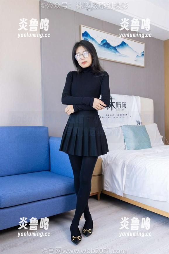 BoBoSocks袜啵啵 - 小沫分享：校服裤里丝的在线写真，这样看也挺不错