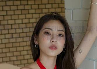 G.su(全智秀)又来更新最新LEEHEEEXPRESS-LELV图片，有点小期待，不过期待别让我失望。
