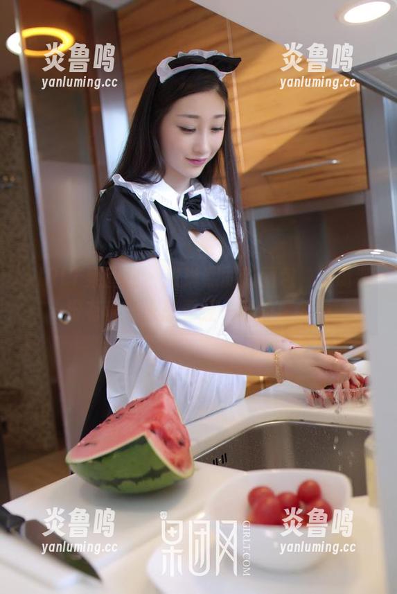 GIRLT果团网 - 张琳熙的新图包，圣诞装扮有种让人想要捏一捏的魔力…