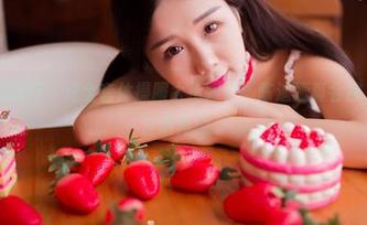GIRLT果团网 – 这全套体操服太抢眼了，陈迪娅真会挑，先叫人注意再说。