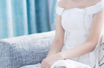 IMiss爱蜜社 – 陈赞之最新写真集——短裙搭配，能看出我的审美吗？