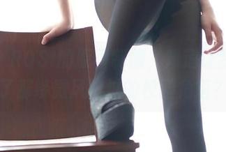 等等，ROSI的原图制服，难道让我想到了那缕微风拂过的校园角落？
