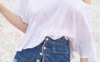 UGirls尤果网 – 高清泳池图集，看王轶玲如水中的精灵……可不想只变得清晰。