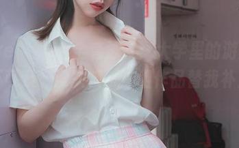 Uhye(이유혜)全套泳衣：大学里的游泳课遥不可及，没关系，这组作品替我补上了。