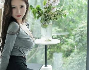 Xiuren秀人网 – Carol周妍希与黑丝的亲密画面—图库里的隐秘角落！