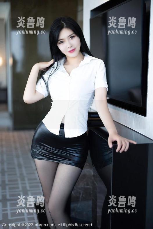 Xiuren秀人网 - 校服？Demon瑶瑶自己穿就是免费，图包还来个大的！