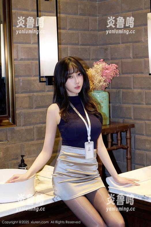 Xiuren秀人网 - 学妹写真集：小小白思宜翻开你心中的那页，是一抹清新又俏皮的风景！