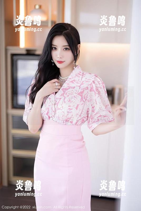 Xiuren秀人网 - 高清小海臀Rena，万圣节装扮让人汗颜的分享，想问她哪里买的鬼魅？