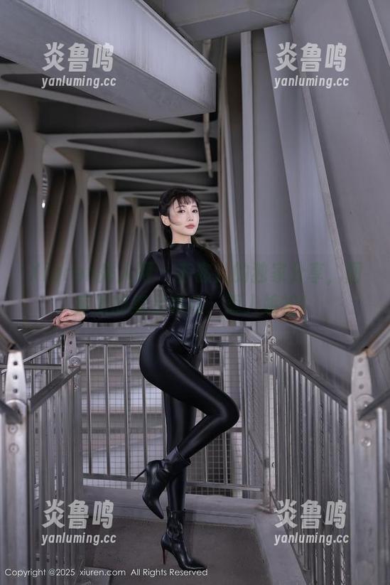 Xiuren秀人网 - 李宓儿的独家分享，图库里的美足亮点，惹人嫉妒！