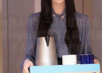 Xiuren秀人网 – 一点锁住秋天的感觉——林子欣reya的豹纹写真集，高清得让我不小心变成了摄影师！