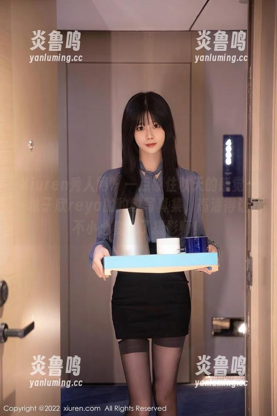 Xiuren秀人网 - 一点锁住秋天的感觉——林子欣reya的豹纹写真集，高清得让我不小心变成了摄影师！