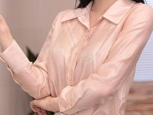 Xiuren秀人网 – 淼淼萌萌哒与少女，在照片中打个照面，图包在等你来打开！