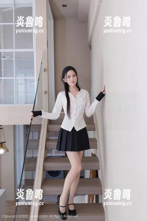 Xiuren秀人网 - 潘琳琳ber的白衬衫系列美图：让我决心马上买一件，没准穿上就成模特了！