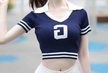 Xiuren秀人网 – 在邱淑贝的办公室里，更新的写真集让我告别无聊！