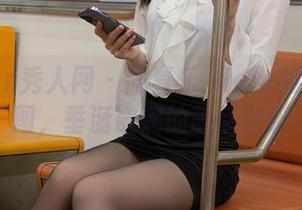 Xiuren秀人网 – 陶喜乐_lele的毛衣原图，垂涎欲滴的暖感壁纸