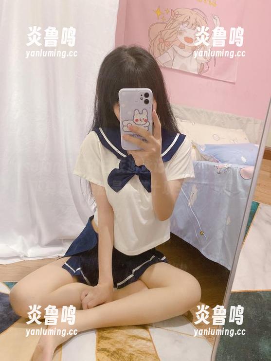 usejan蓝蓝的白衣游泳记：在线见证她水下舞姿，果然是“游十项全能”啊！