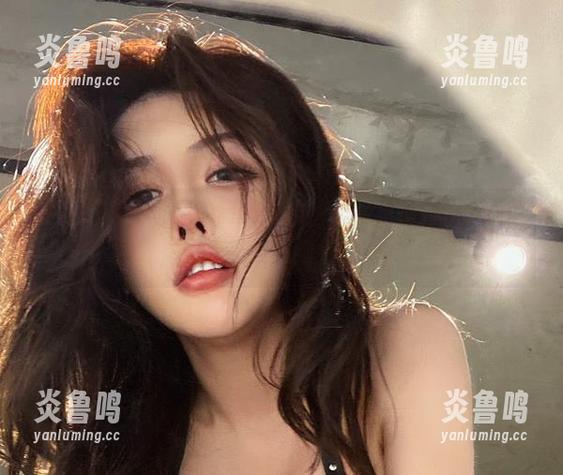 微密圈 - 于芷晴的高清制服，作品里那种自信促狭，让人不禁想细细品味。