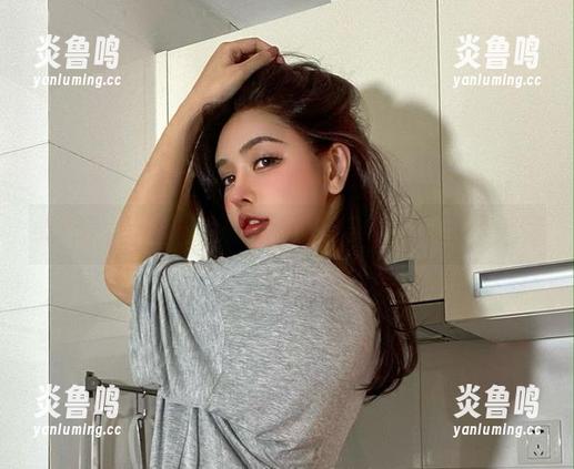 微密圈 - 聚焦于芷晴，职业装与美图结合出奇的火花