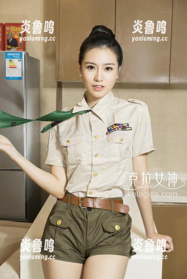 克拉女神 - 佳莹献上全套图包，红润足底就像一朵小花静静绽放。