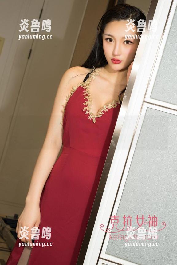 克拉女神 - 姜璐泳装，亲身实证：高清壁纸能让窥探变得嗯…更有趣！