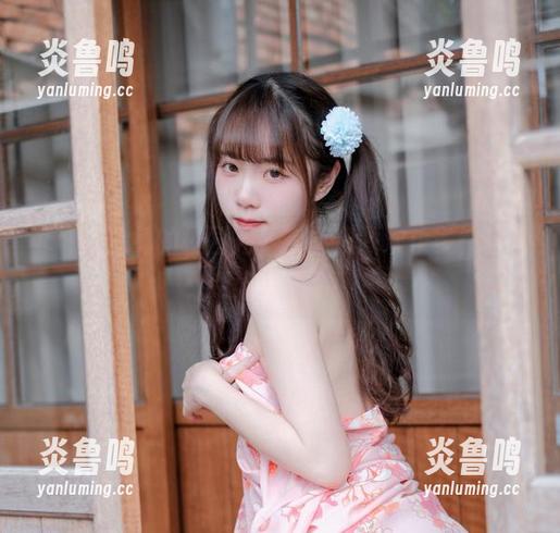 可可小白兔的校园秀，套图资源欢乐多，千种姿势等着你！