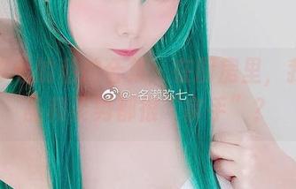 名赖弥七的私拍合集：在厨房里，我的菜品和姿势都很“拿手”？