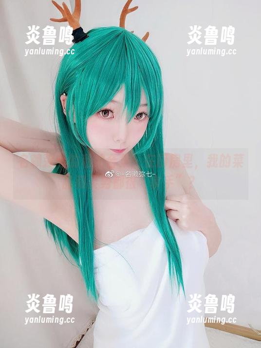 名赖弥七的私拍合集：在厨房里，我的菜品和姿势都很“拿手”？
