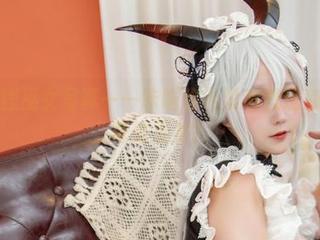 高清狐狸巫女写真——咔喵你有没有想过狐狸会怎样做巫女？