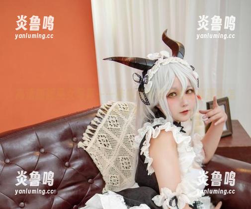 高清狐狸巫女写真——咔喵你有没有想过狐狸会怎样做巫女？