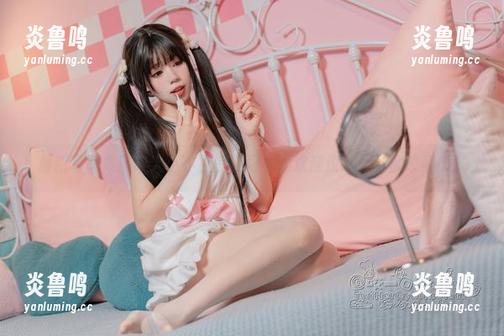 最新写真集！咬人小小兔的实习老师欢迎仪式，别被咬到哦！
