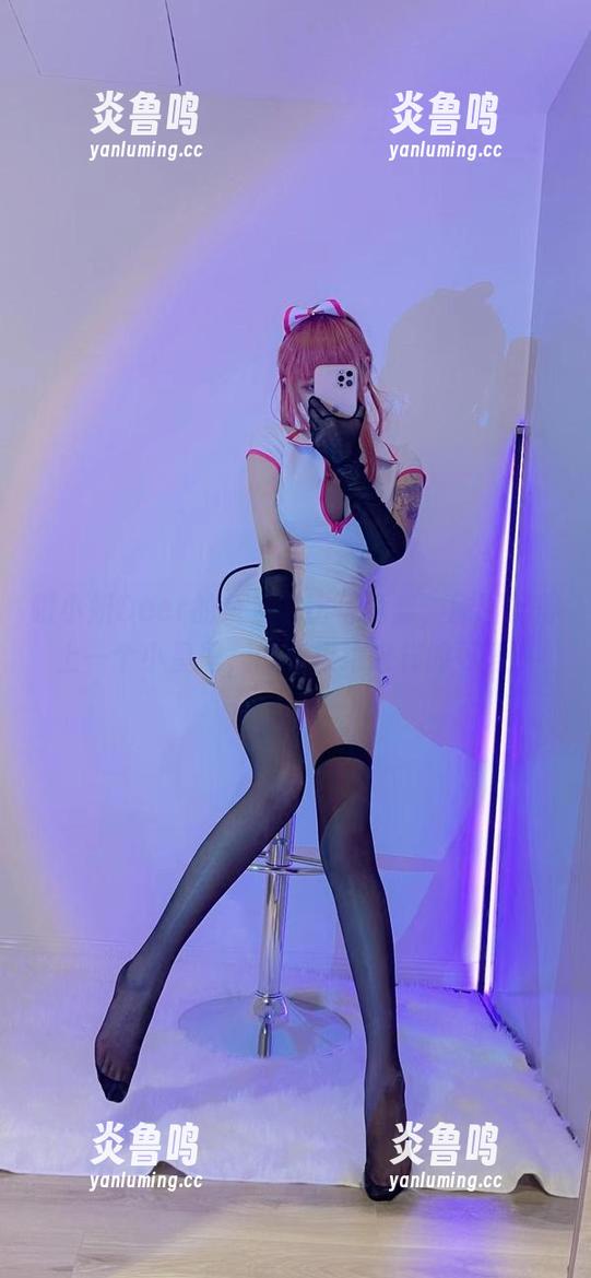啾小妍Deer的金发芭比写真集，原图配得上一个小皇冠，谁能拒绝这样的可爱？