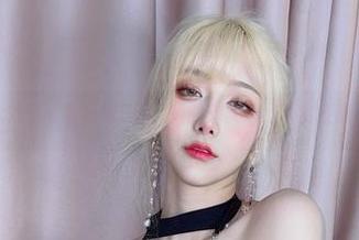 这图包也太炸了，啾小妍Deer真的完美演绎了暗夜猫女的精髓。