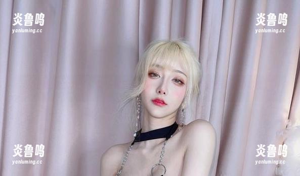 这图包也太炸了，啾小妍Deer真的完美演绎了暗夜猫女的精髓。