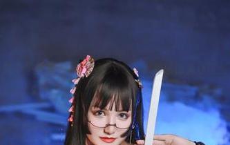 浴缸里的夏鸽鸽不想起床，COS不COS，水竟然比人还可爱？图包速看！