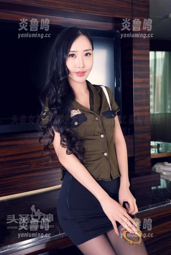 头条女神 - 直呼大蜜蜜的私房比基尼图包太高级，游泳圈都不需要！