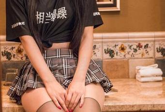 头条女神 – 黑色如墨的月音瞳：原图无圣光，可别怪我话痨！