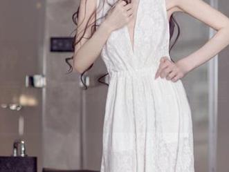 头条女神 – 试试看，语溪在线的体操服作品，无意间让我想起那些青春懵懂的日子。