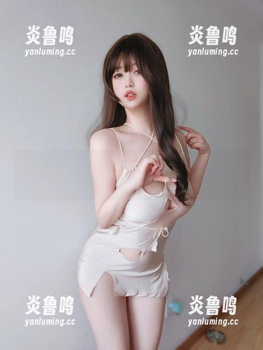 女主K 精选:女主K在天台的写真——天池不去了,大家来看照片吧!