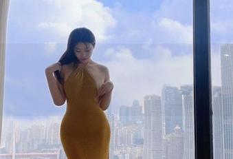 微密圈 – 来看原图，奶宝妹纸的女王风范，妥妥的高冷又让人想靠近。