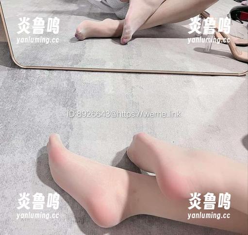 微密圈 - 婉柔yyyy私拍：白色，该不会是个调皮的颜色吧？