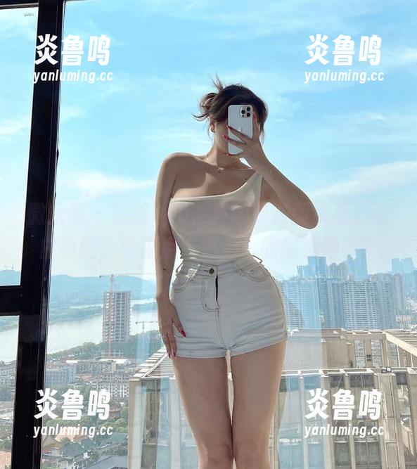 微密圈 - 安妮yoo，真的要在图库里只有白色吗？再来点“色彩”的创意如何？
