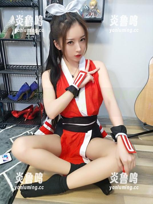 小女巫露娜的肉丝私房作品，究竟是模特还是美食？