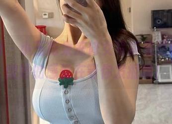 微密圈 – 小玉吃果冻修女写真集更新中，微妙的感觉在等你发掘哦！