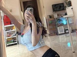 微密圈 – 图片一览，小玉吃果冻的最新绑带胶衣，透视与隐秘的完美结合？