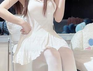 微密圈 – 看，小萌子的女友写真合集，心中无逼格！