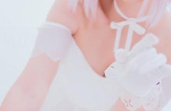 经得起风吹的小野妹子w女仆，原图在此，免费送上，哈哈！