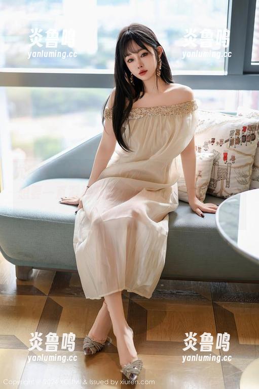 尤蜜荟 - 左冰Queen泳衣全套，给人一种想要一直凝视下去的冲动，图片嘛……真心不错。