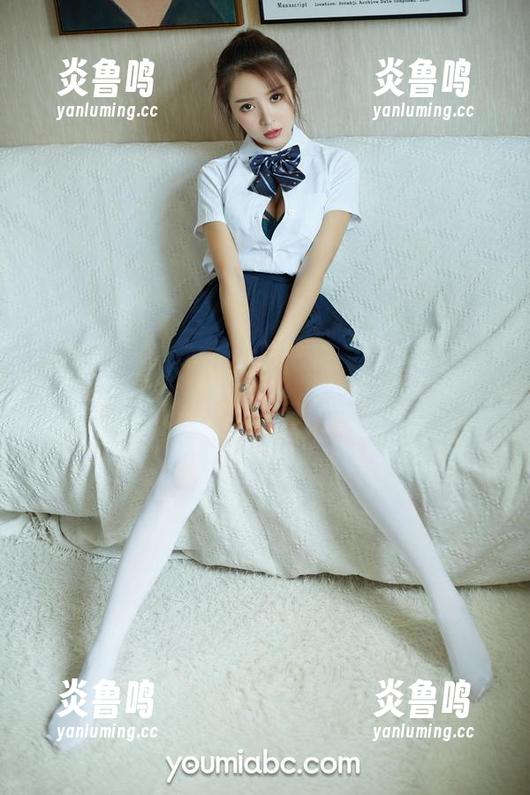 尤蜜荟 - 分享：抖娘利世如何把奶牛派拍得像摇滚明星一样！