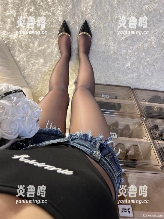 微密圈 - 在张思允nice的牛仔短裤里，资源满满，你敢不敢看得更大胆些？