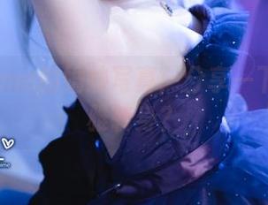 弥美Mime的婚纱写真：分享一下她的优雅转身？